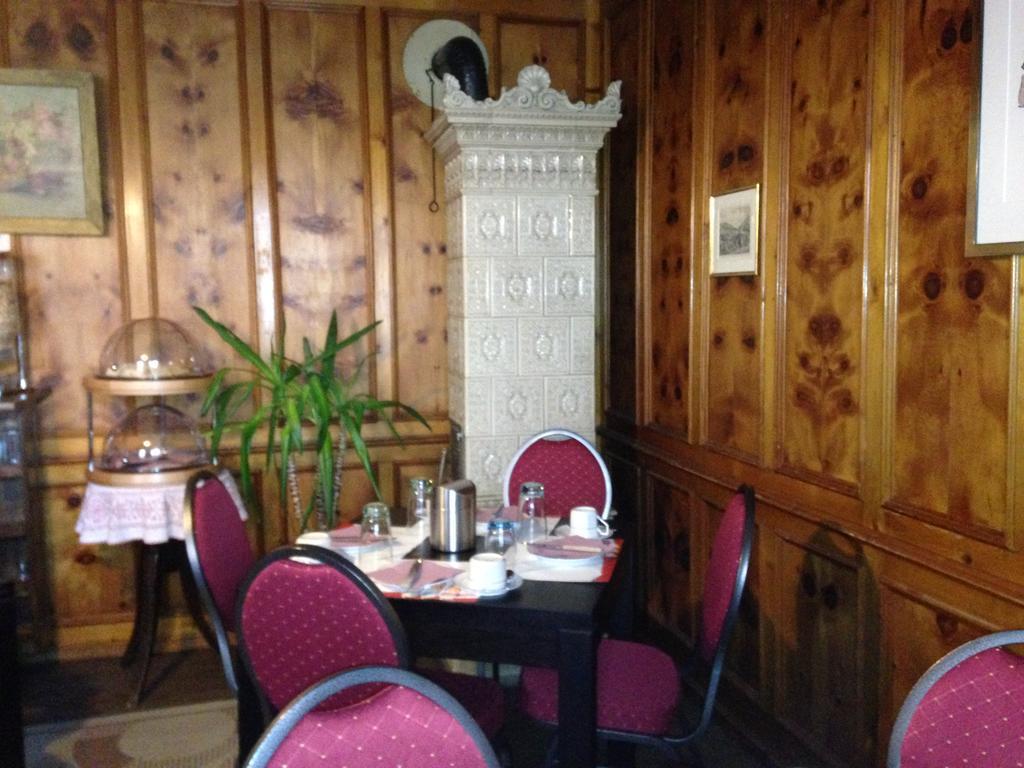 B&B Hotel & Appartements Chasa Valaer Скуоль Экстерьер фото