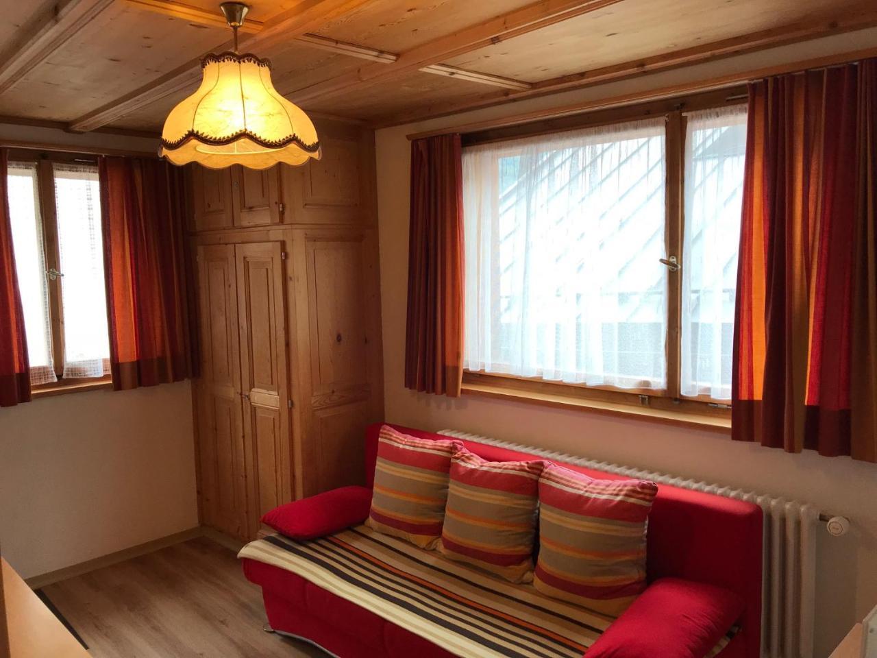 B&B Hotel & Appartements Chasa Valaer Скуоль Экстерьер фото