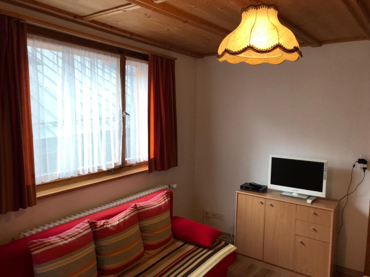 B&B Hotel & Appartements Chasa Valaer Скуоль Экстерьер фото